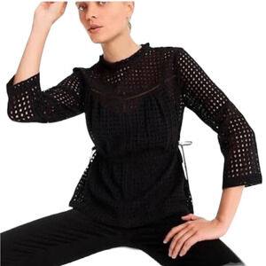 Point sur eyelet lace black blouse with lined tank size 2 excellent condition